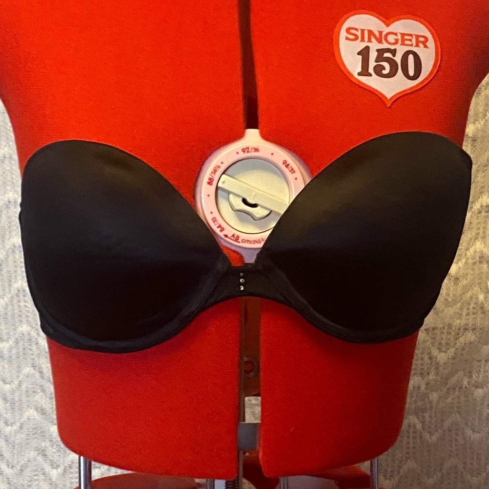 34C Victoria’s Secret bra